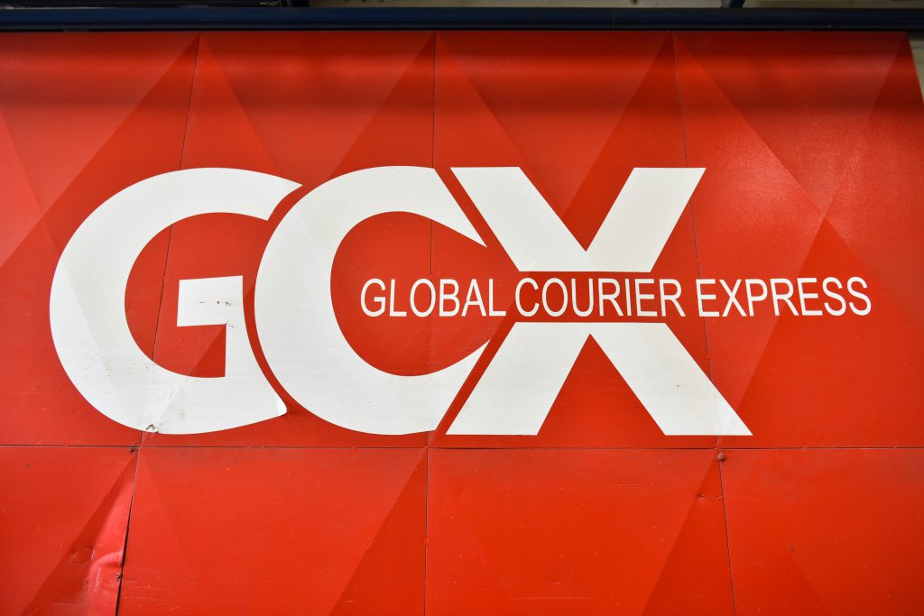 Global Courier Express Logo Red & White, לוגו אדום ולבן של GCX